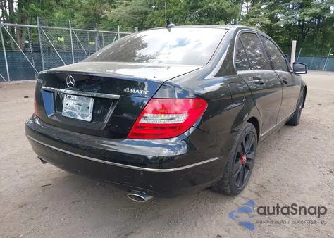 2012 Mercedes-Benz C 300 Luxury 4Matic/Sport 4Matic из США, поврежденный, VIN WDDGF8BB7CA643833